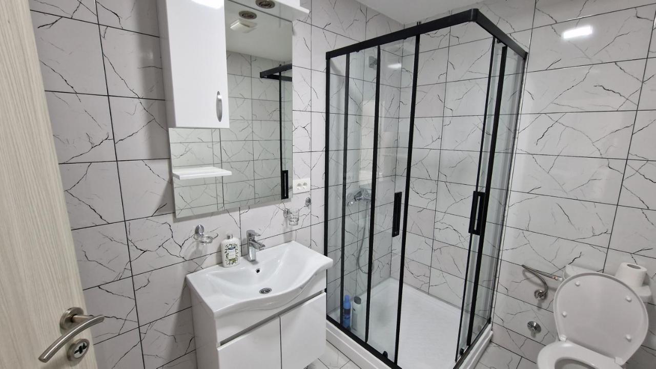 Ferienwohnung Apartman Tolosi 2 Podgorica Exterior foto