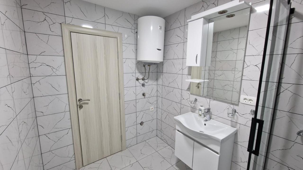 Ferienwohnung Apartman Tolosi 2 Podgorica Exterior foto