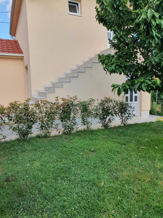 Ferienwohnung Apartman Tolosi 2 Podgorica Exterior foto